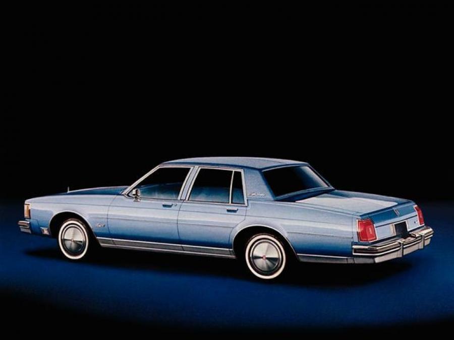  Oldsmobile Delta 88 Royale Brougham Sedan 1980 года  (фото 2 из 2)